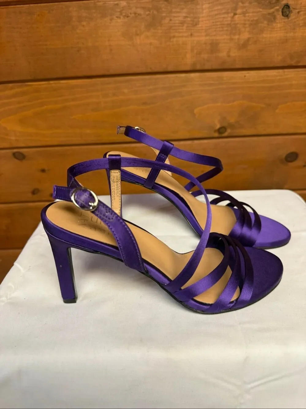 Naturalizer Kimberly purple satin strappy slingback sandals Sz 8 with a 3.25-inc